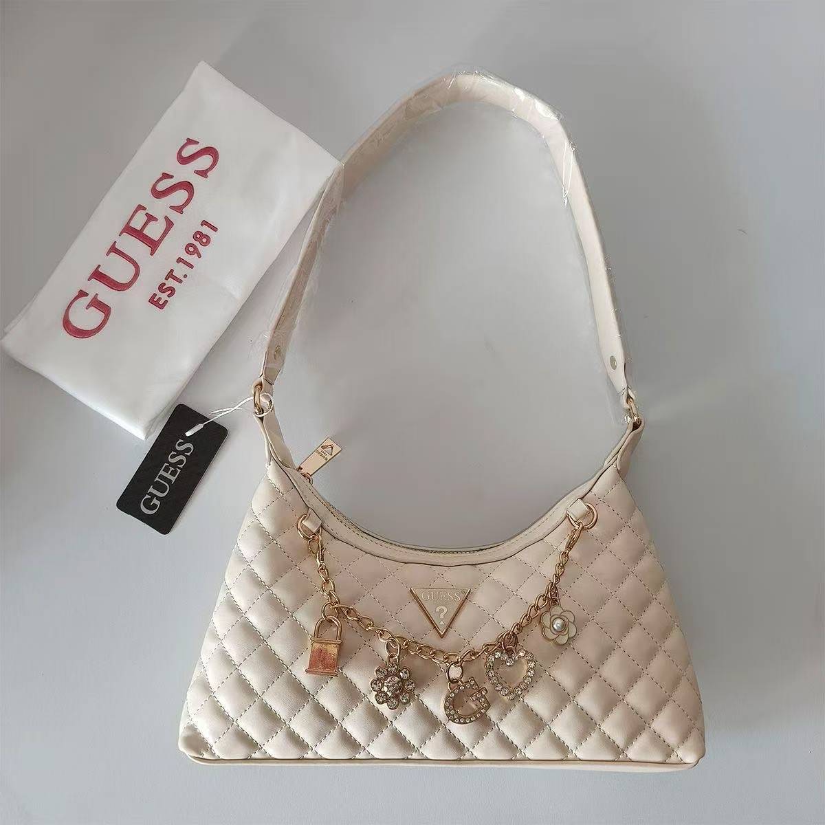 $36.9 GUESS ZT9639 gallery