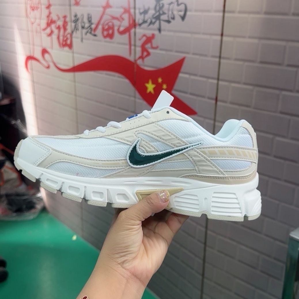 $54.76 NIKE ZT9637 gallery