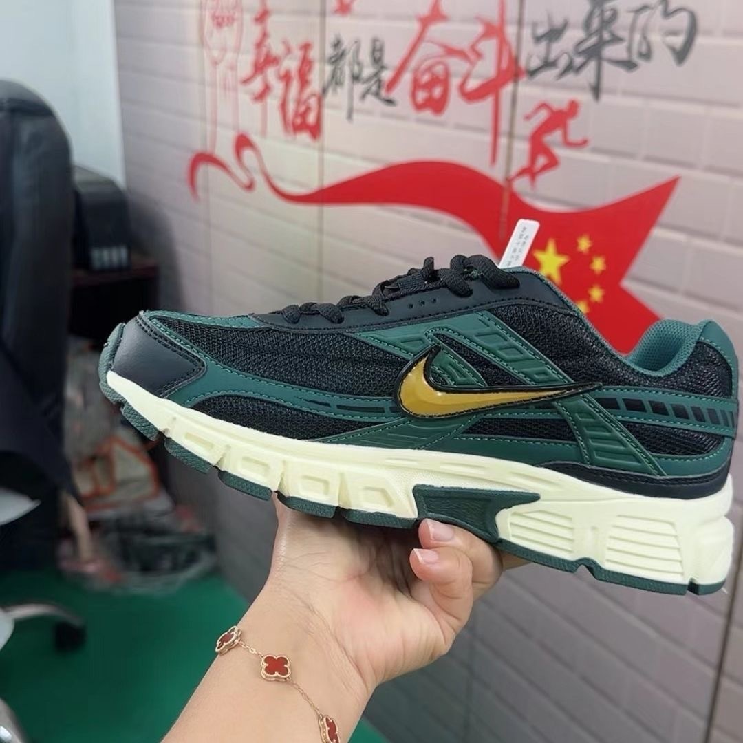 $54.76 NIKE ZT9637 gallery