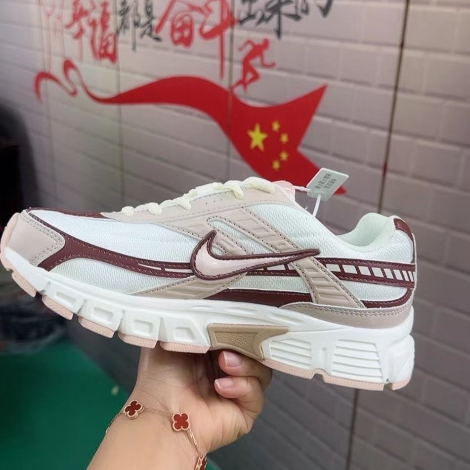 $54.76 NIKE ZT9637 gallery