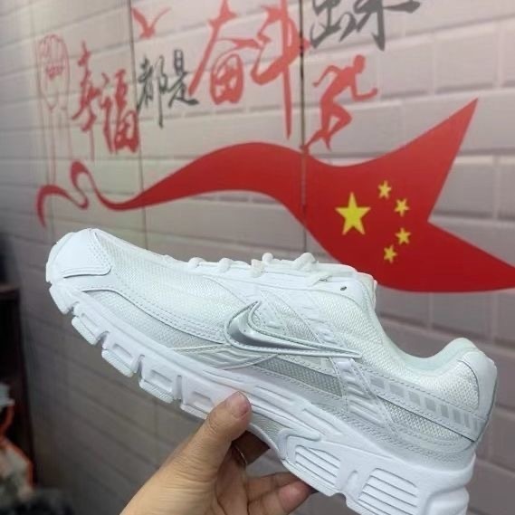 $54.76 NIKE ZT9637 gallery