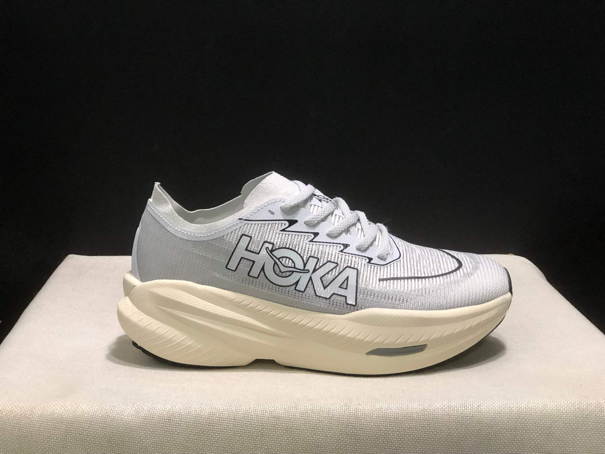 $57.14  Hoka HE8007 gallery