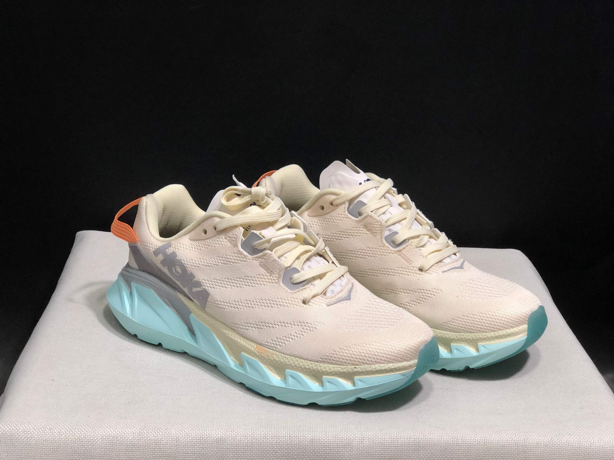 $57.14  Hoka HE8029 gallery