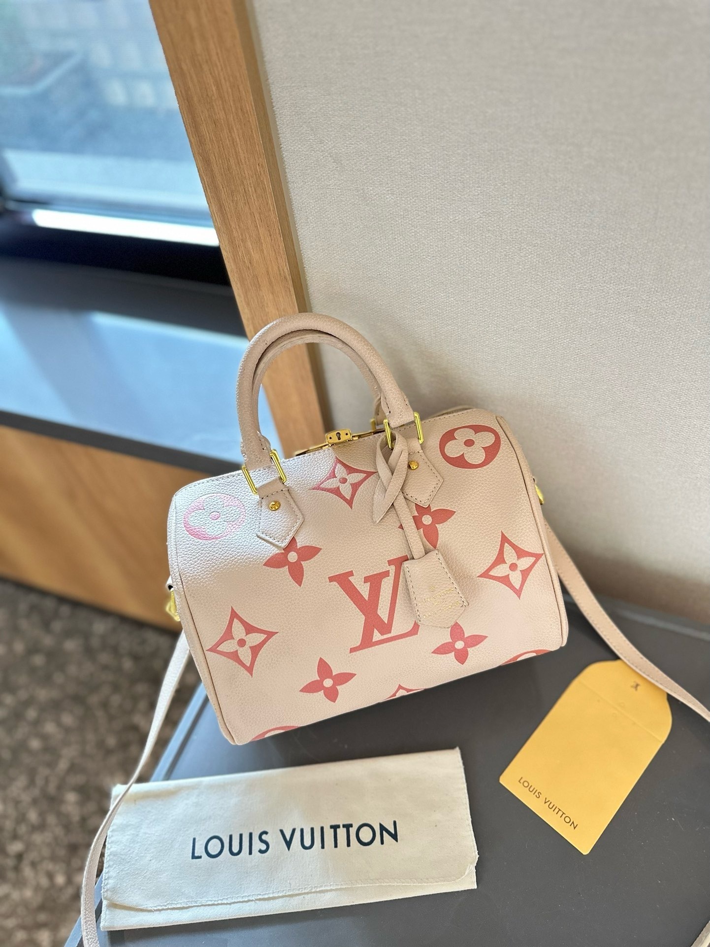 $64 LV ZT10226 gallery