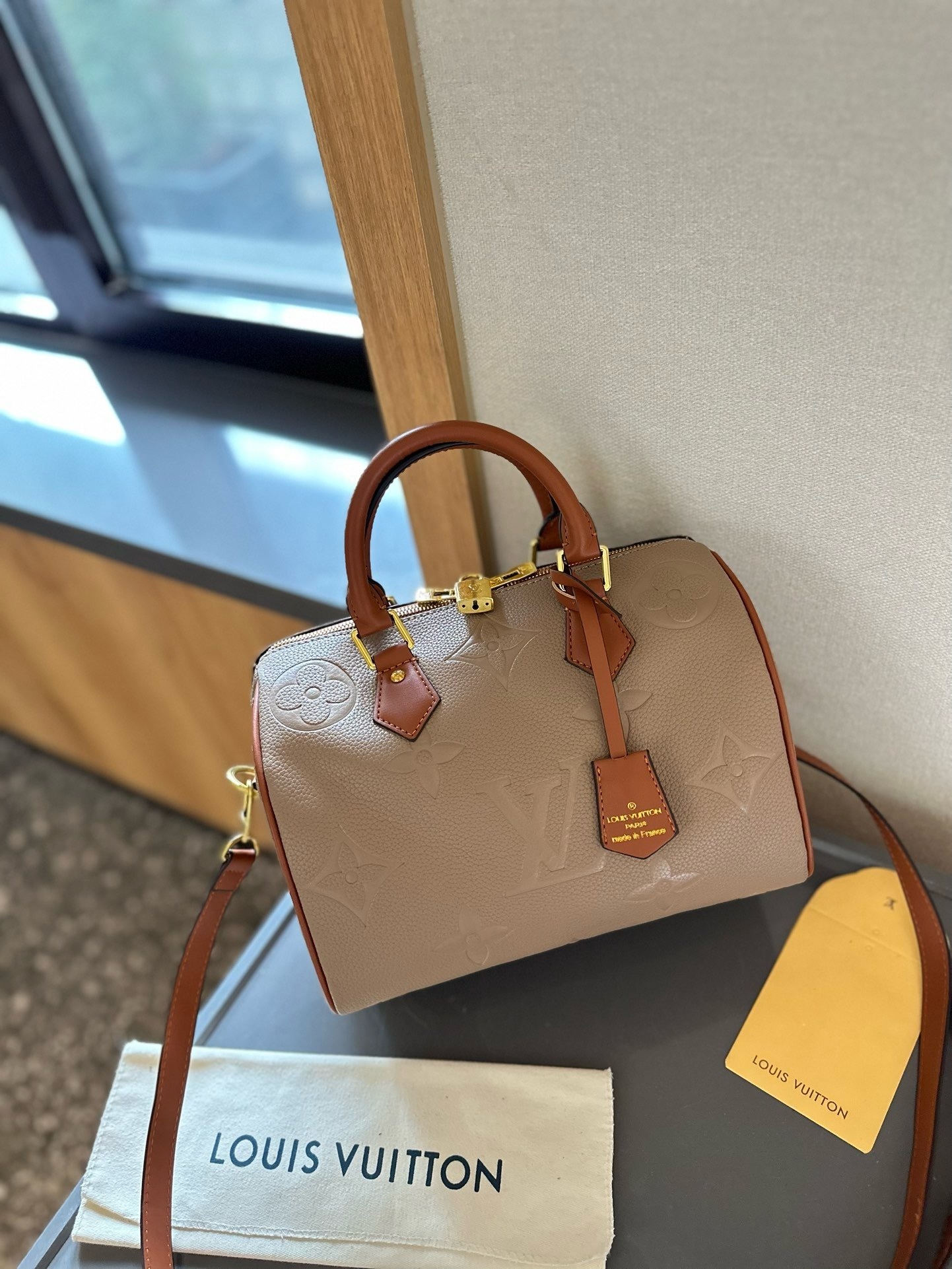 $64 LV ZT10226 gallery