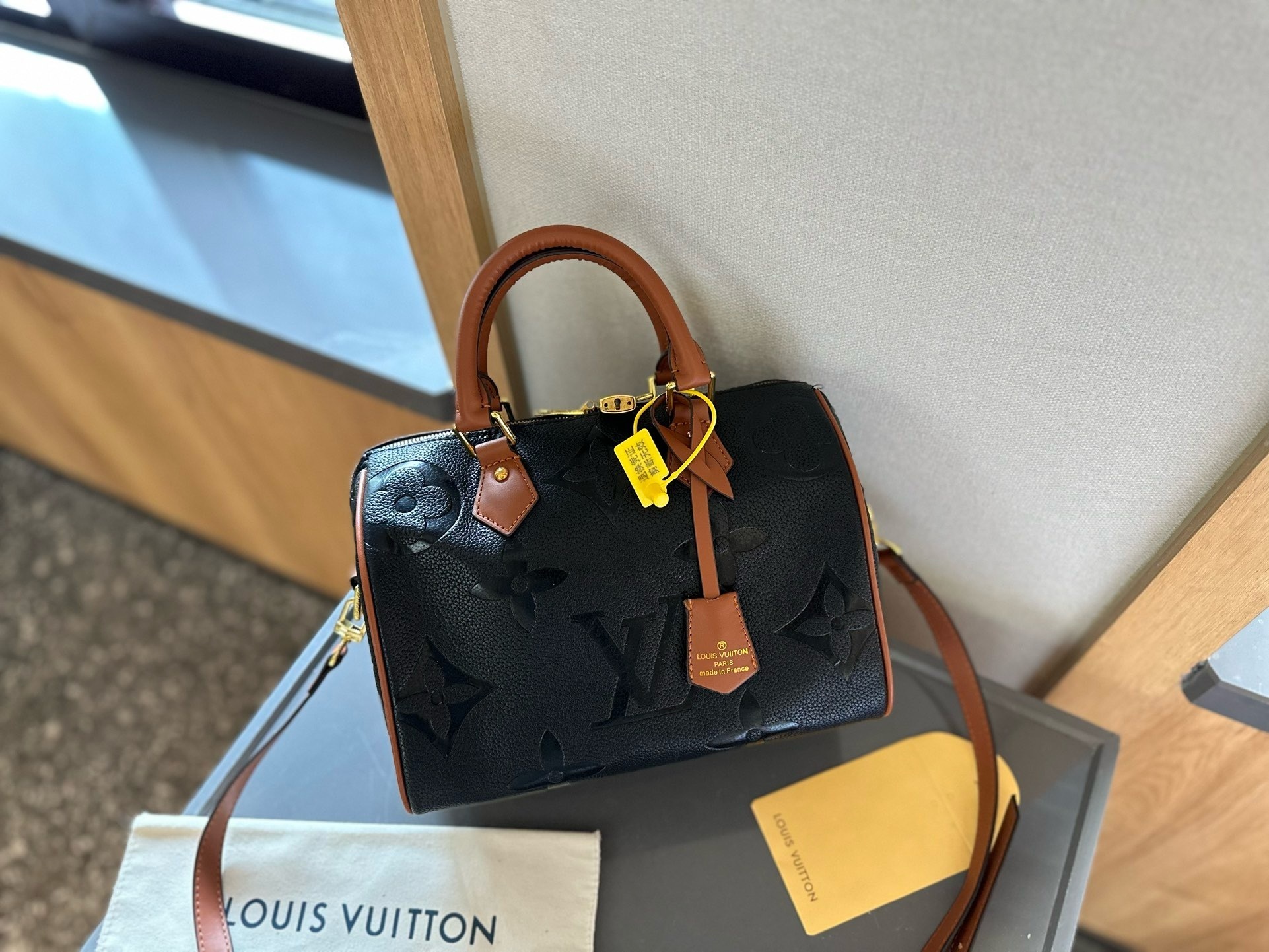 $64 LV ZT10226 gallery