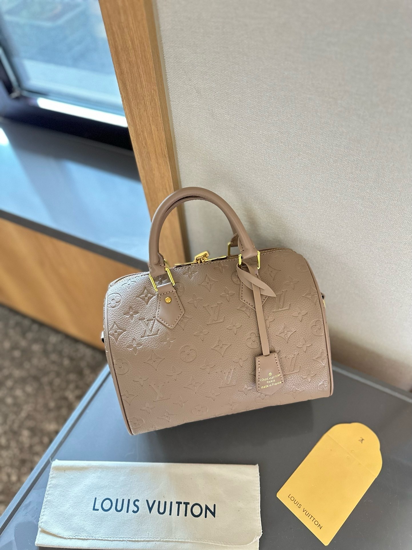 $64 LV ZT10226 gallery