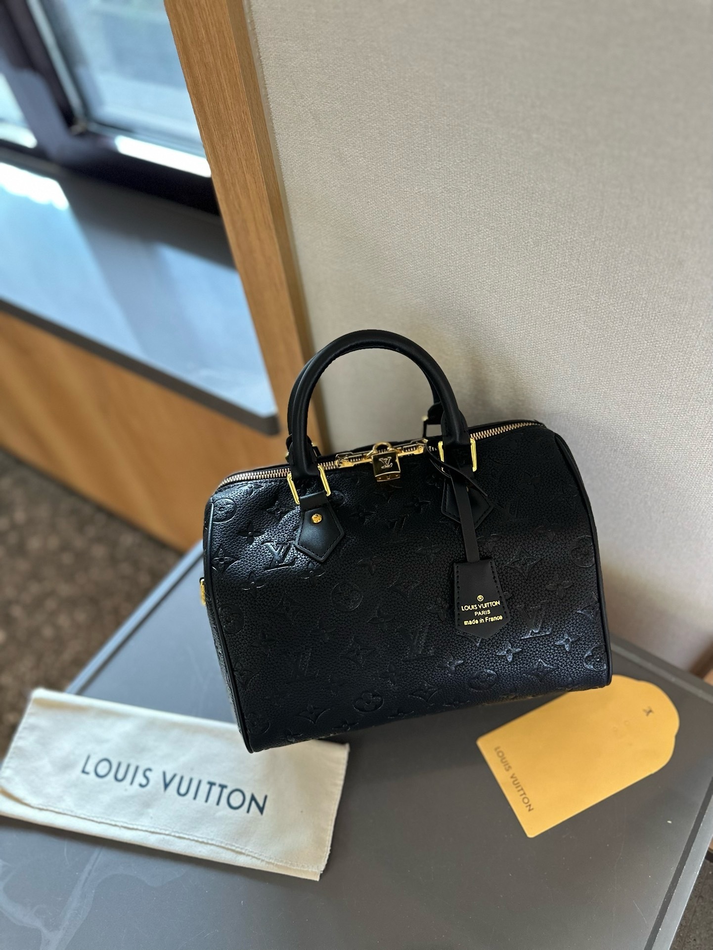 $64 LV ZT10226 gallery