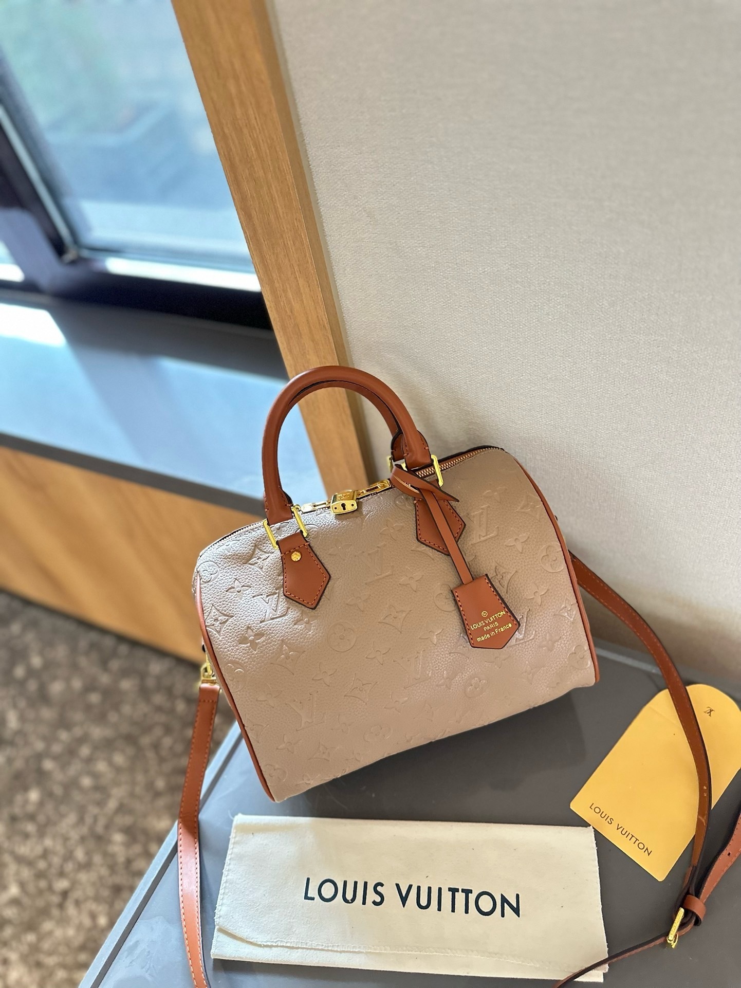 $64 LV ZT10226 gallery