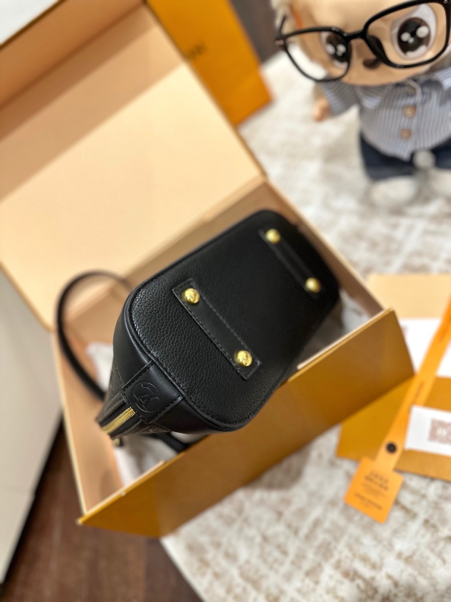 $64 LV ZT10227 gallery