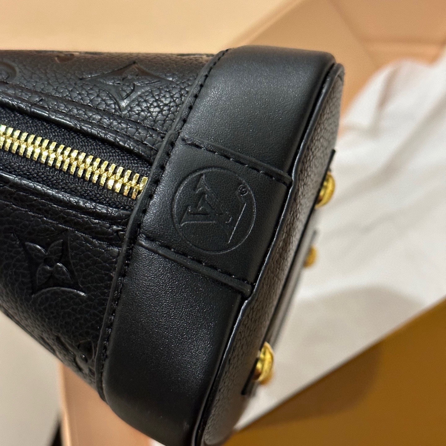 $64 LV ZT10227 gallery