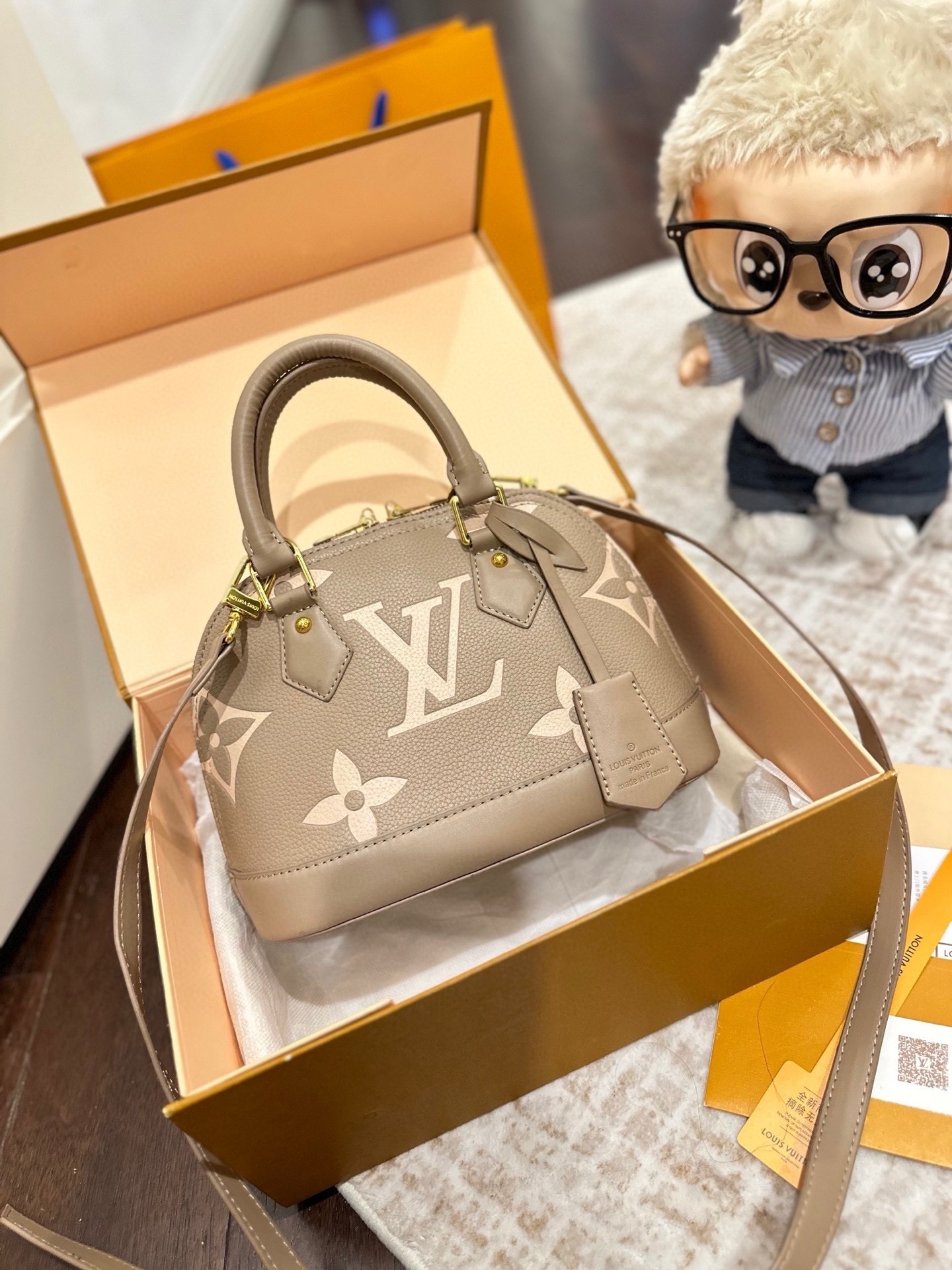 $64 LV ZT10227 gallery