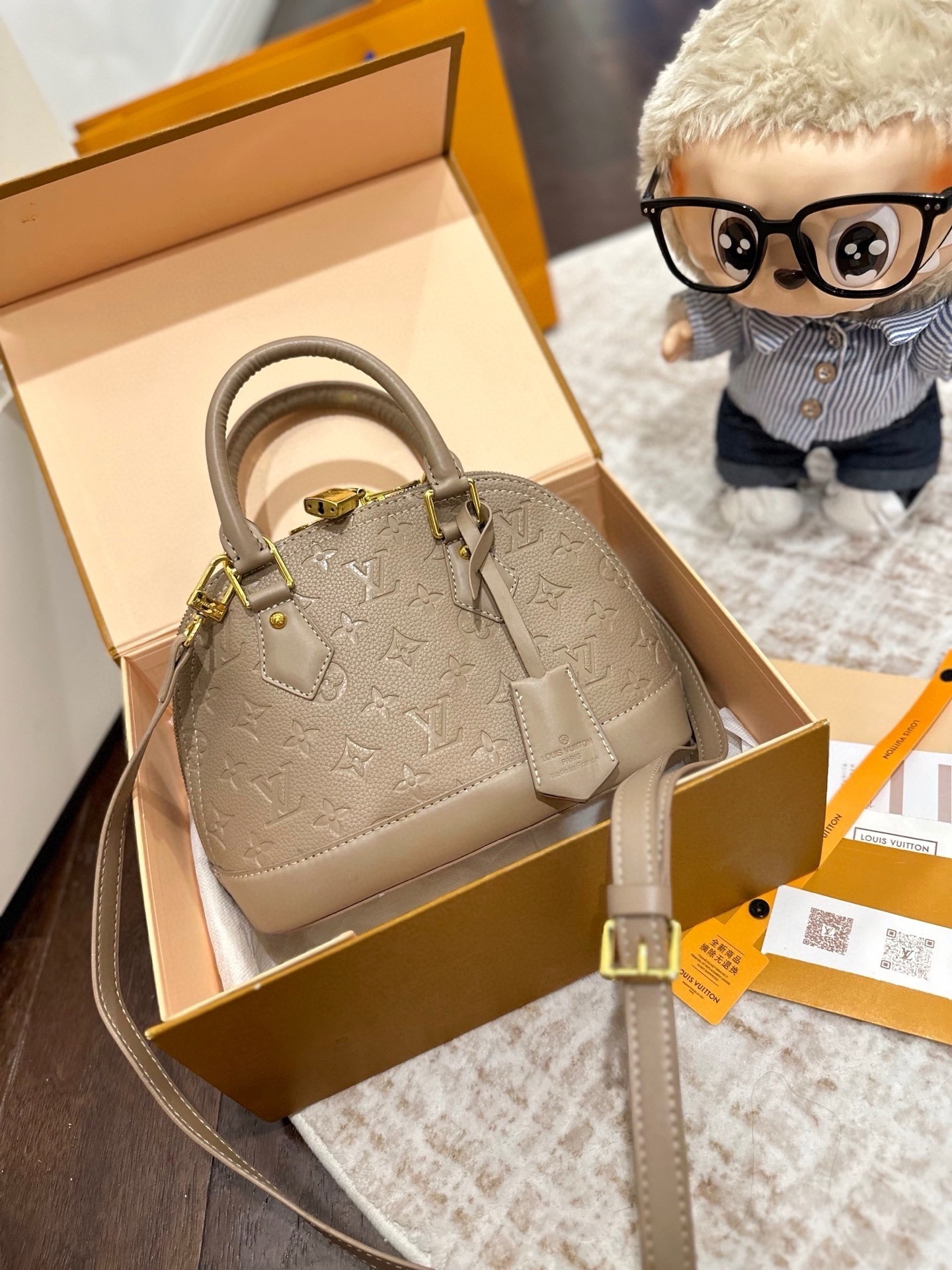 $64 LV ZT10227 gallery