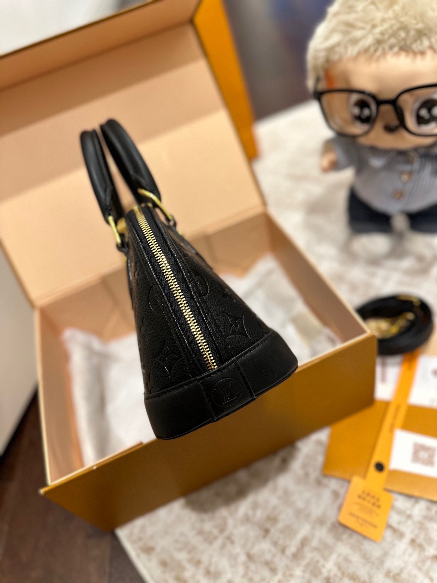 $64 LV ZT10227 gallery