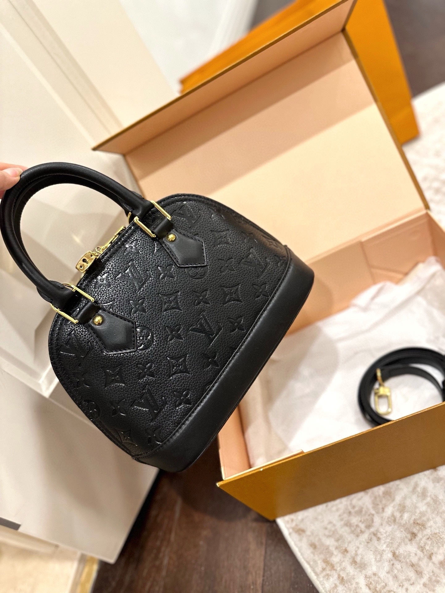 $64 LV ZT10227 gallery