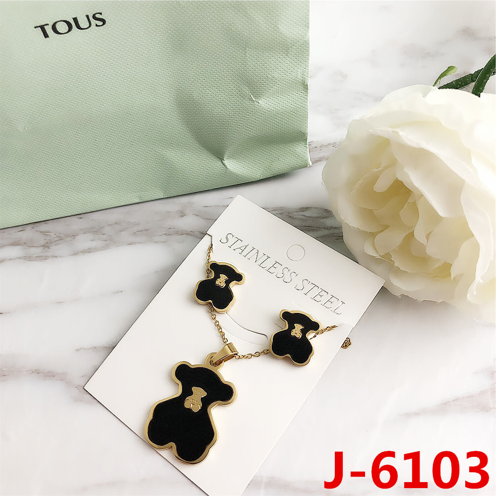 `Tous $10 gallery