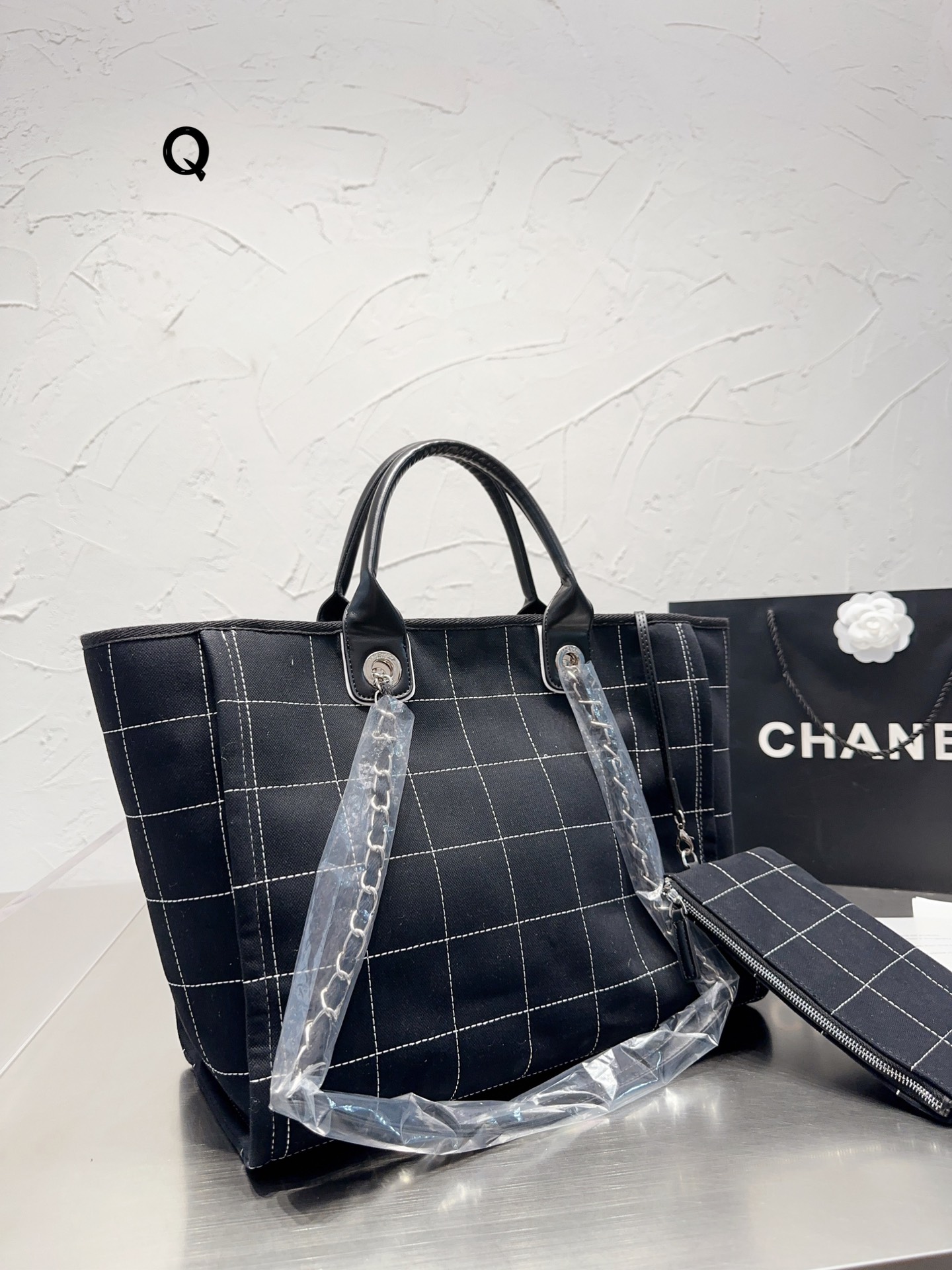 CC gallery