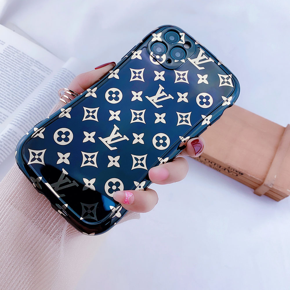 LV $11 gallery