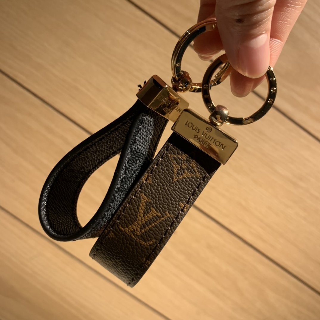 LV $20 gallery