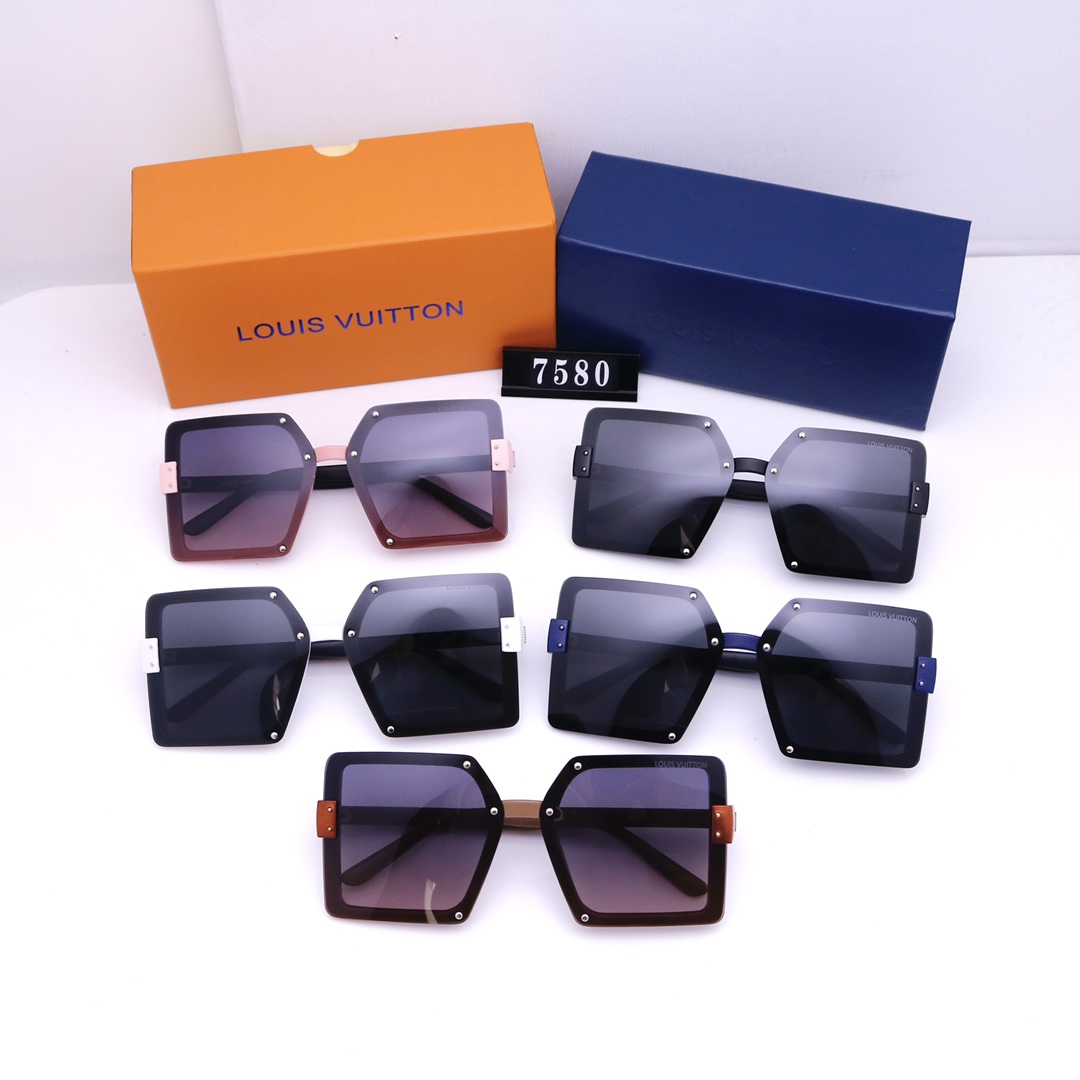 LV $21 gallery