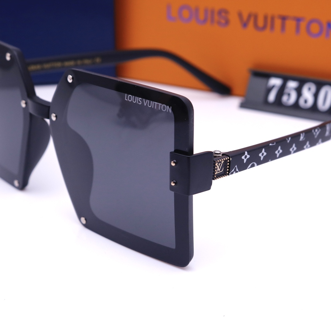 LV $21 gallery