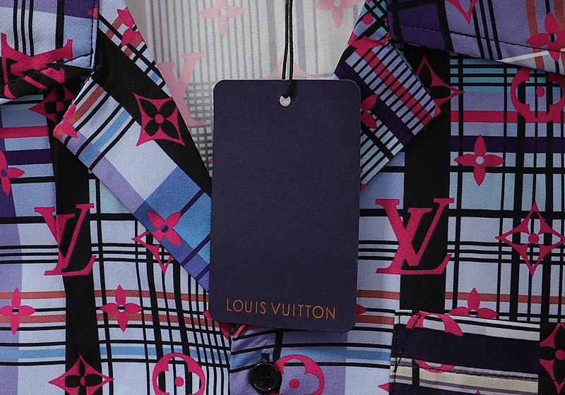 LV $26 gallery