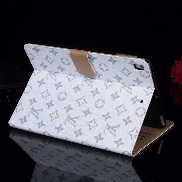 LV $26 gallery