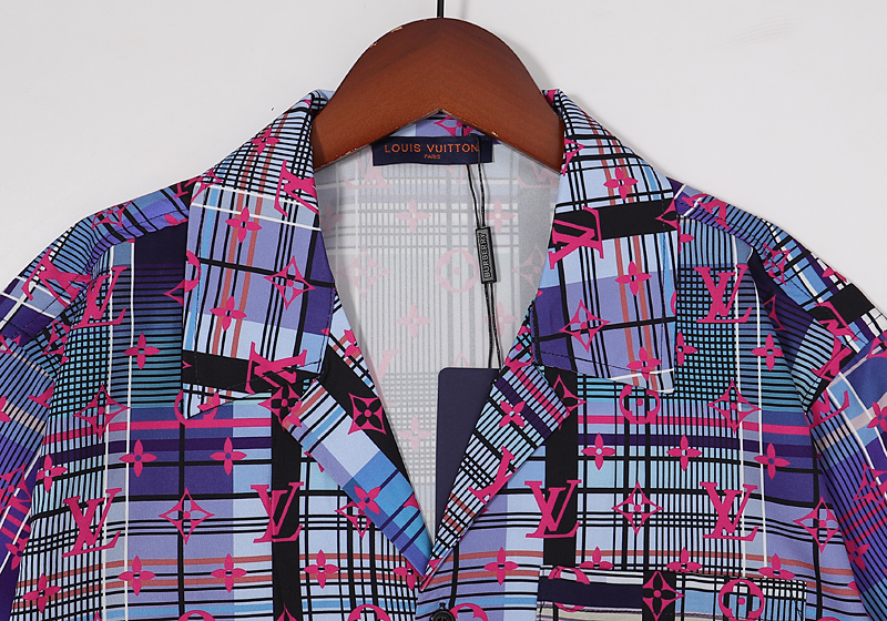 LV $26 gallery