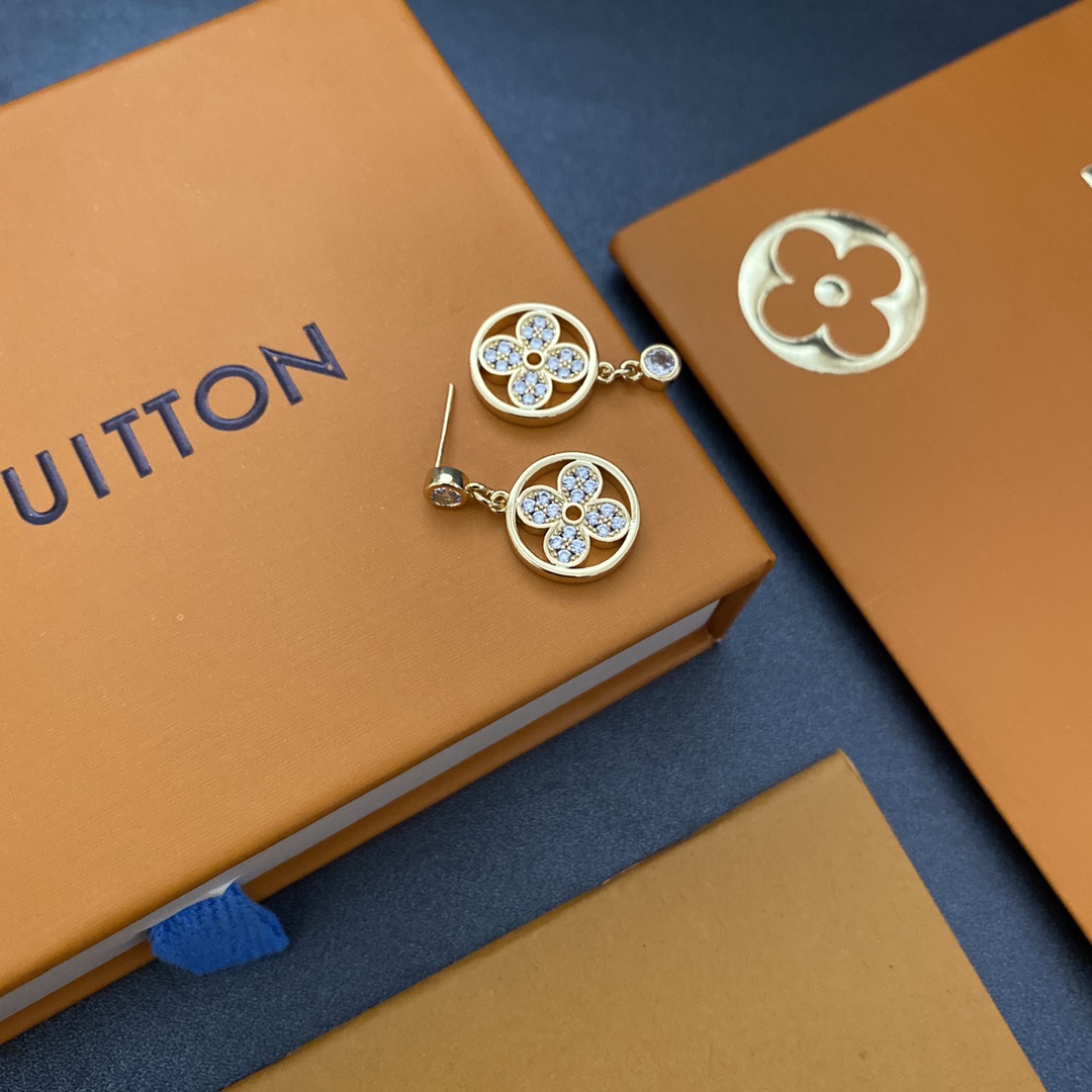 LV $26 gallery