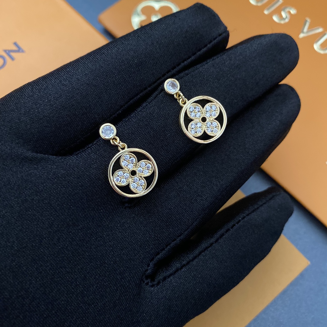 LV $26 gallery