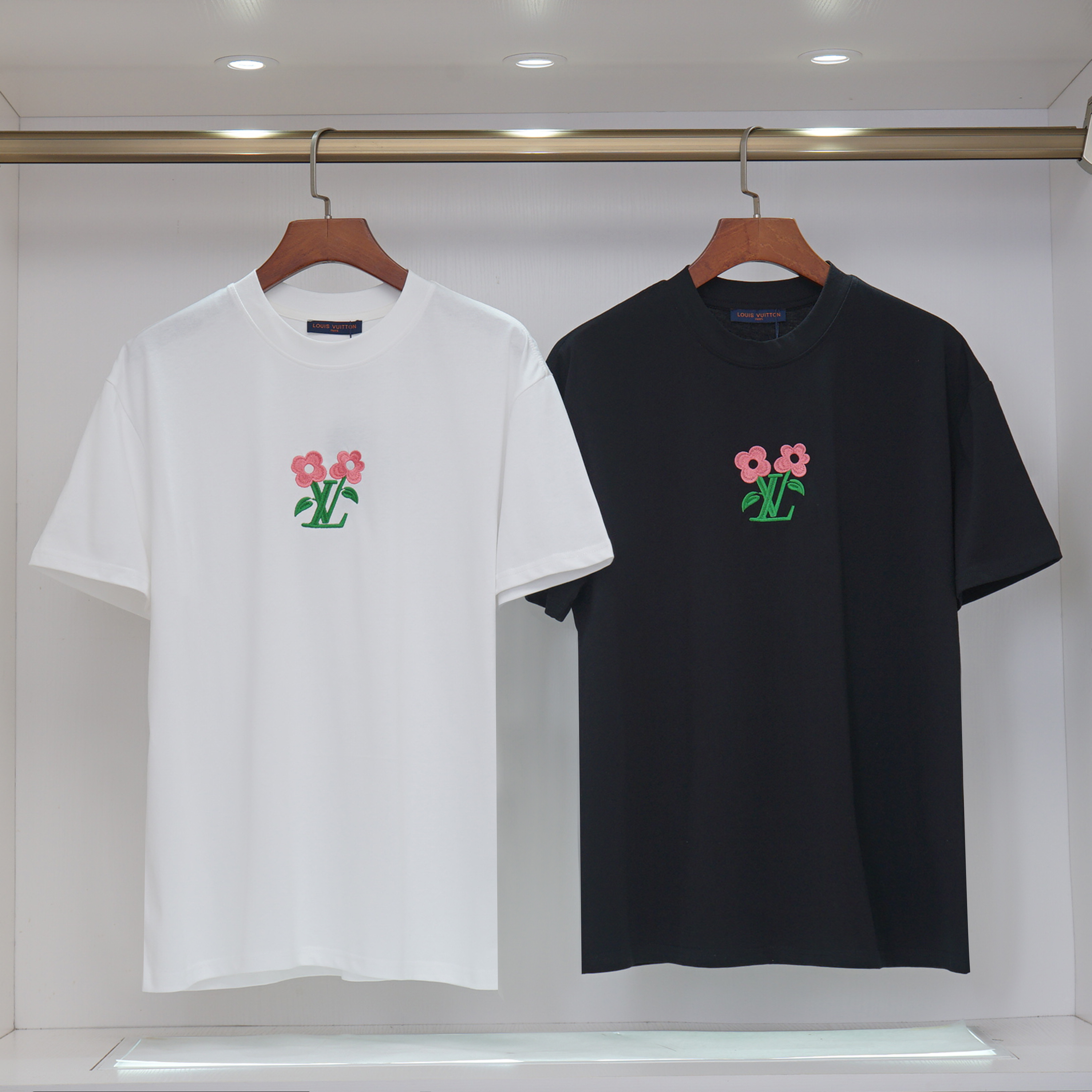 LV $26 gallery