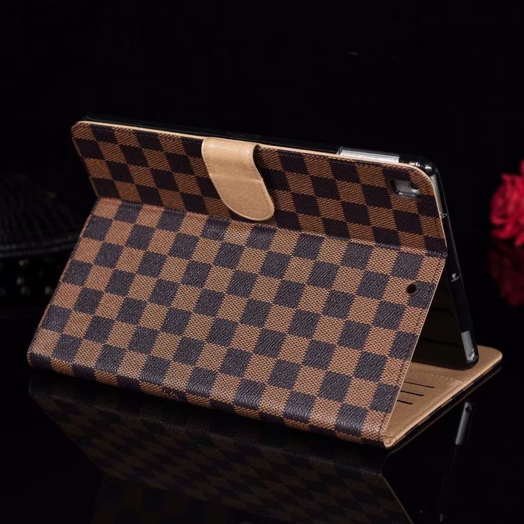 LV $26 gallery