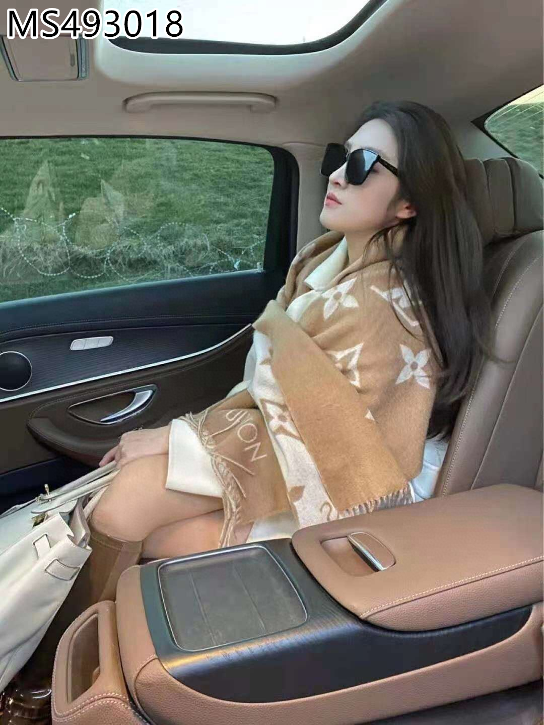 LV $26 gallery