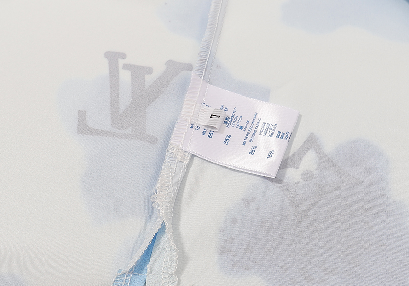 LV $26 gallery