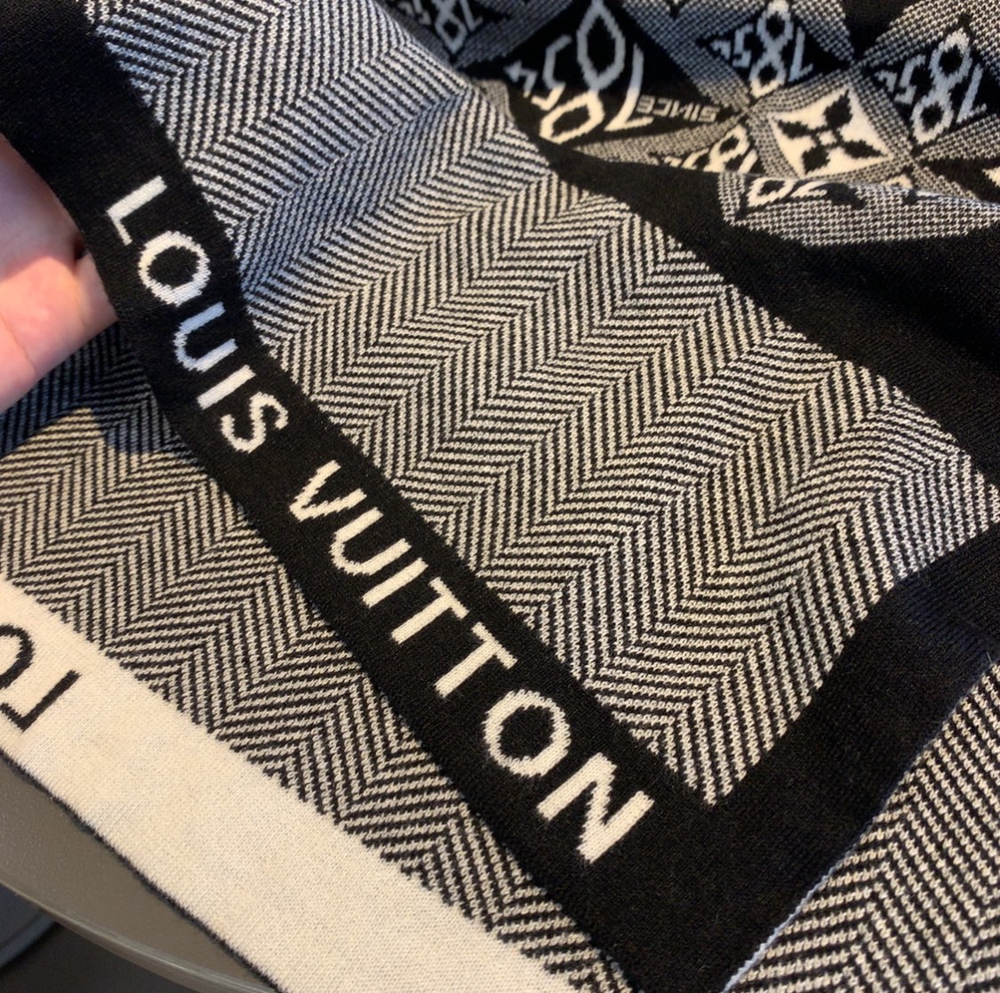LV $27 gallery