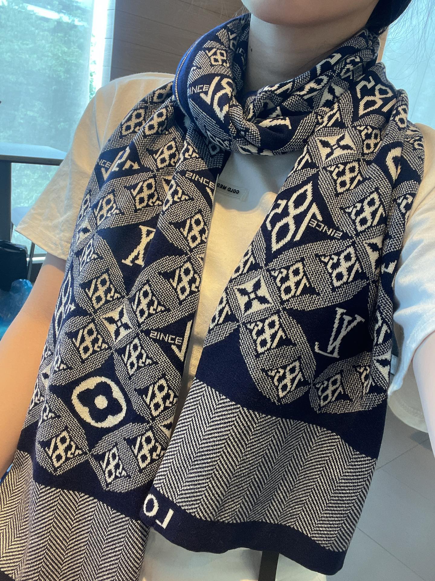 LV $27 gallery