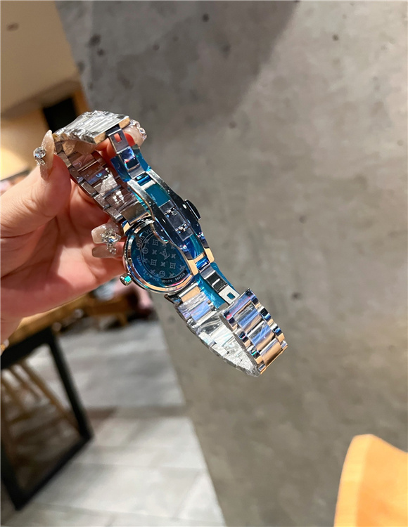 LV gallery