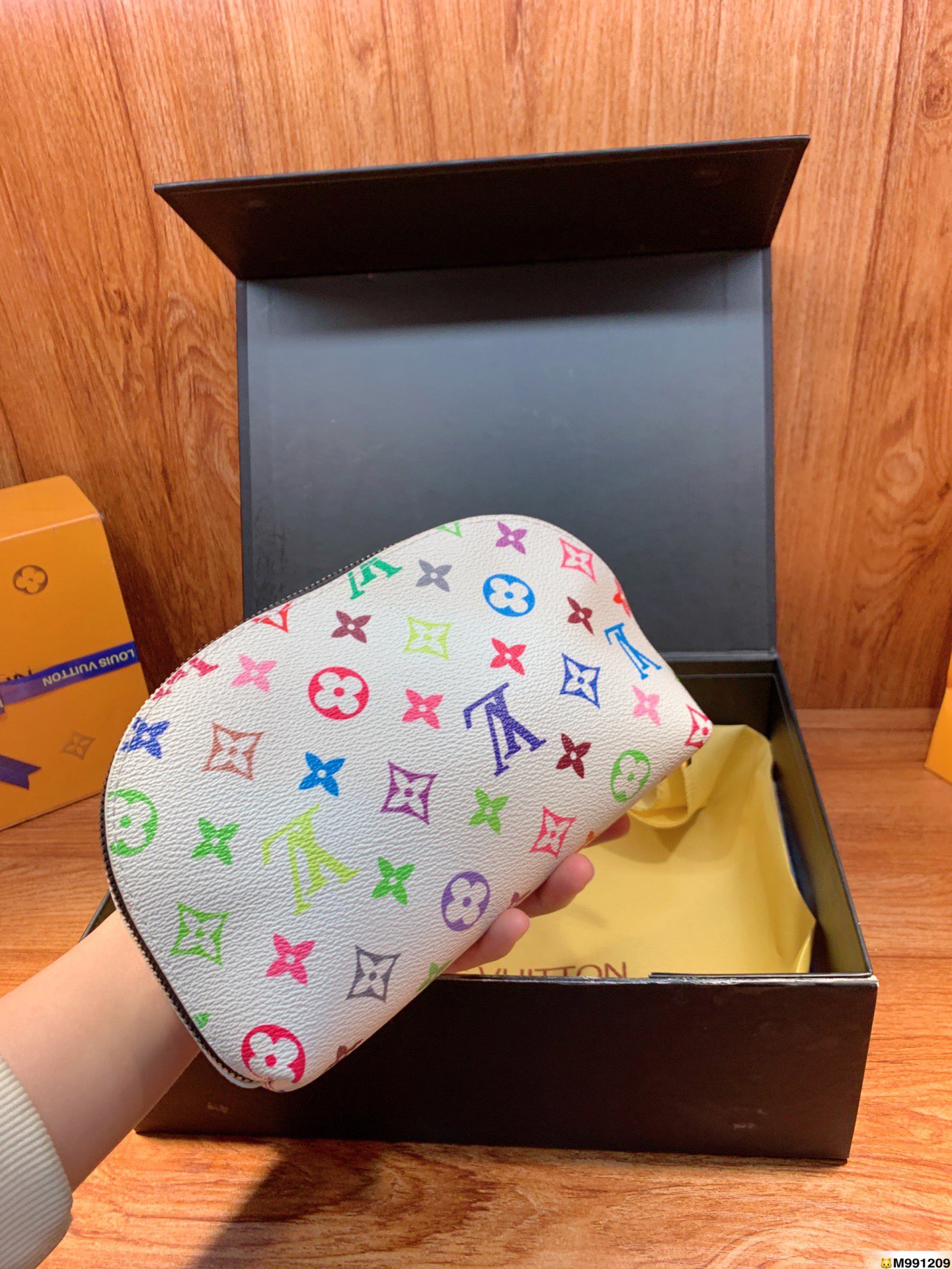LV $27 gallery
