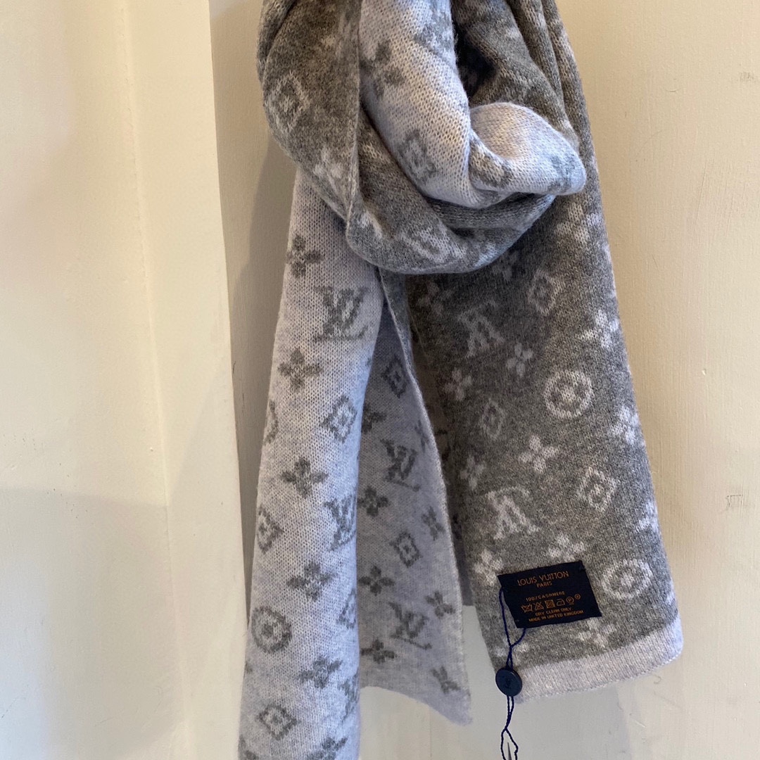LV $27 gallery