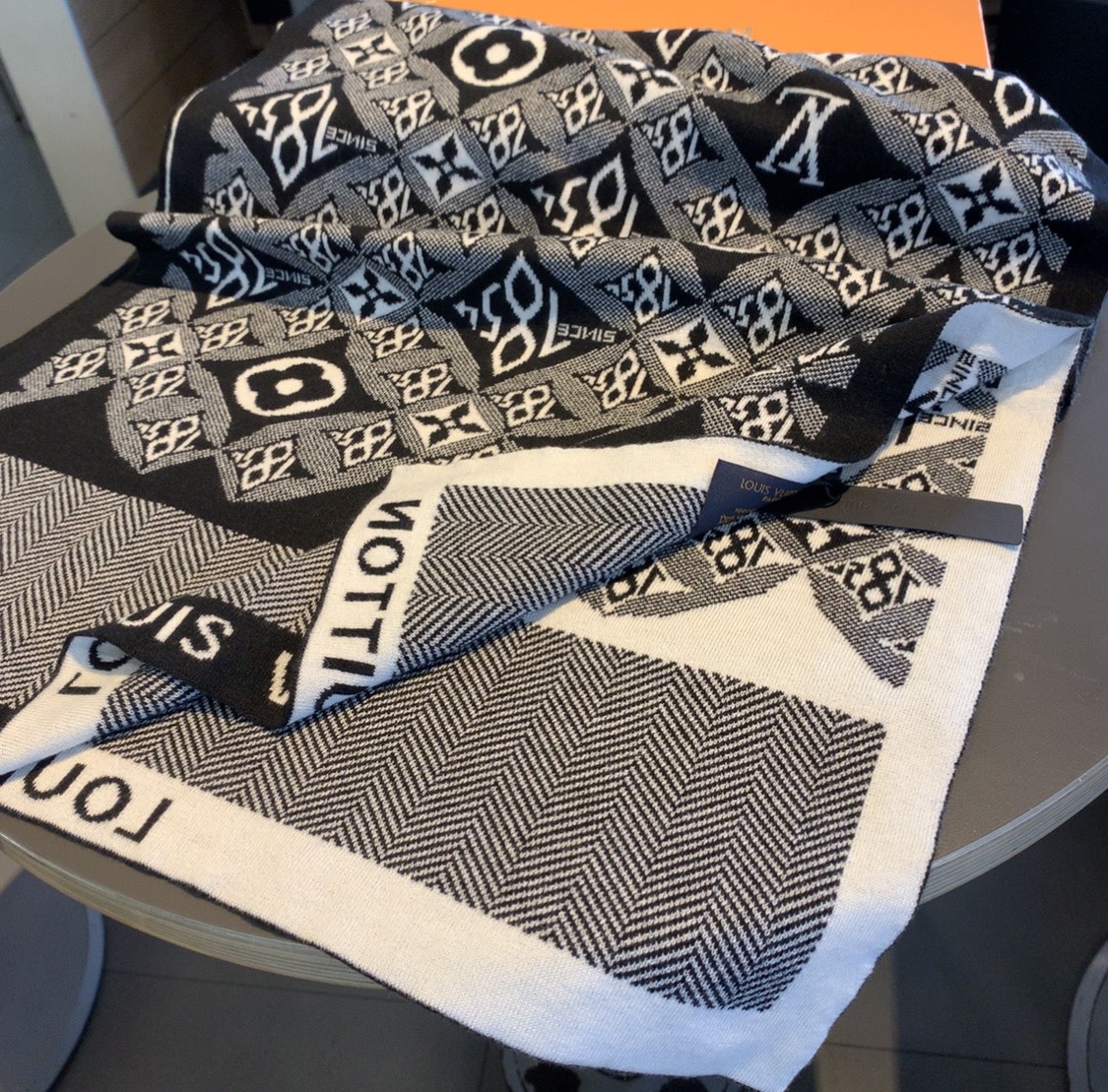 LV $27 gallery
