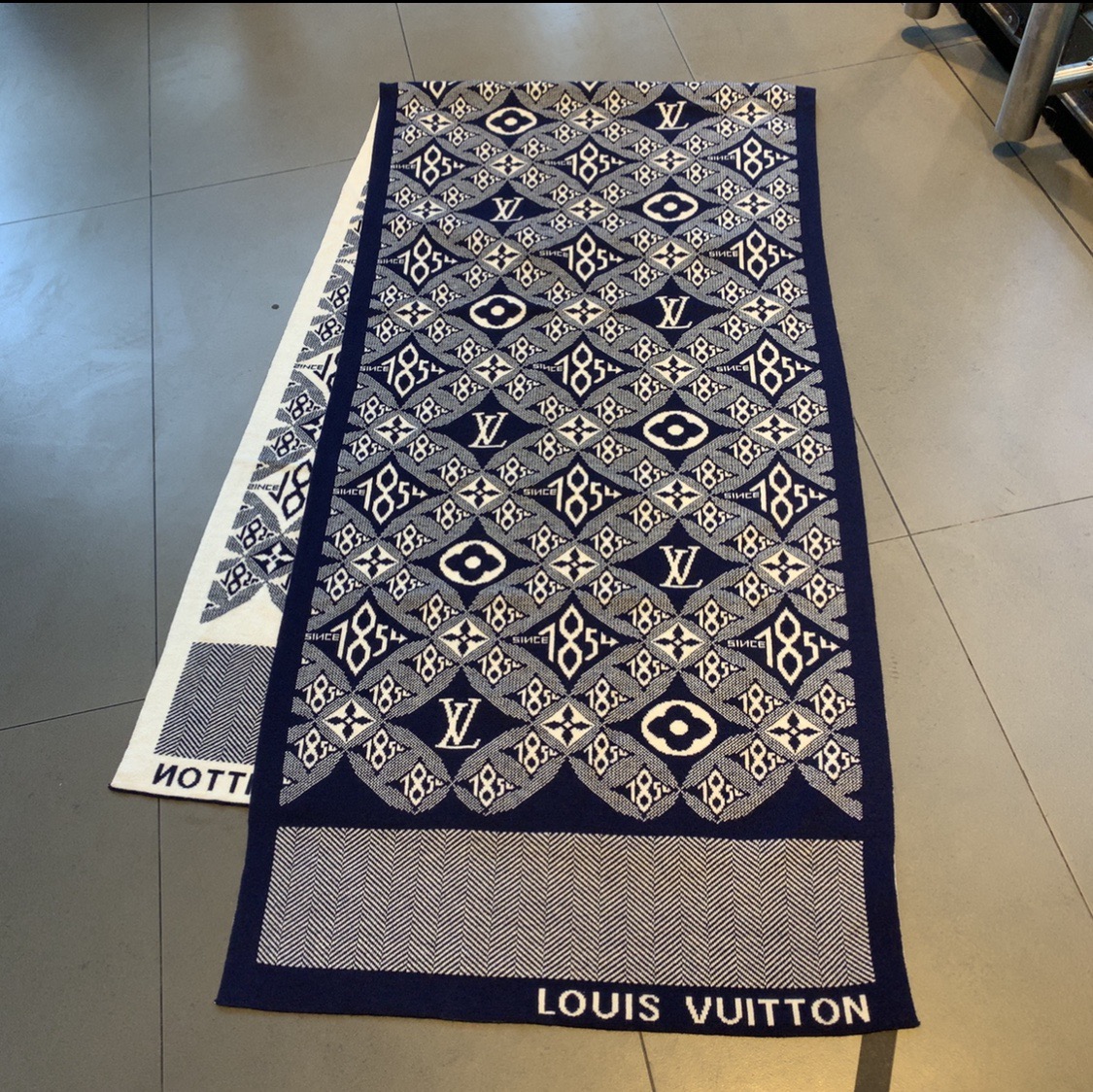 LV $27 gallery