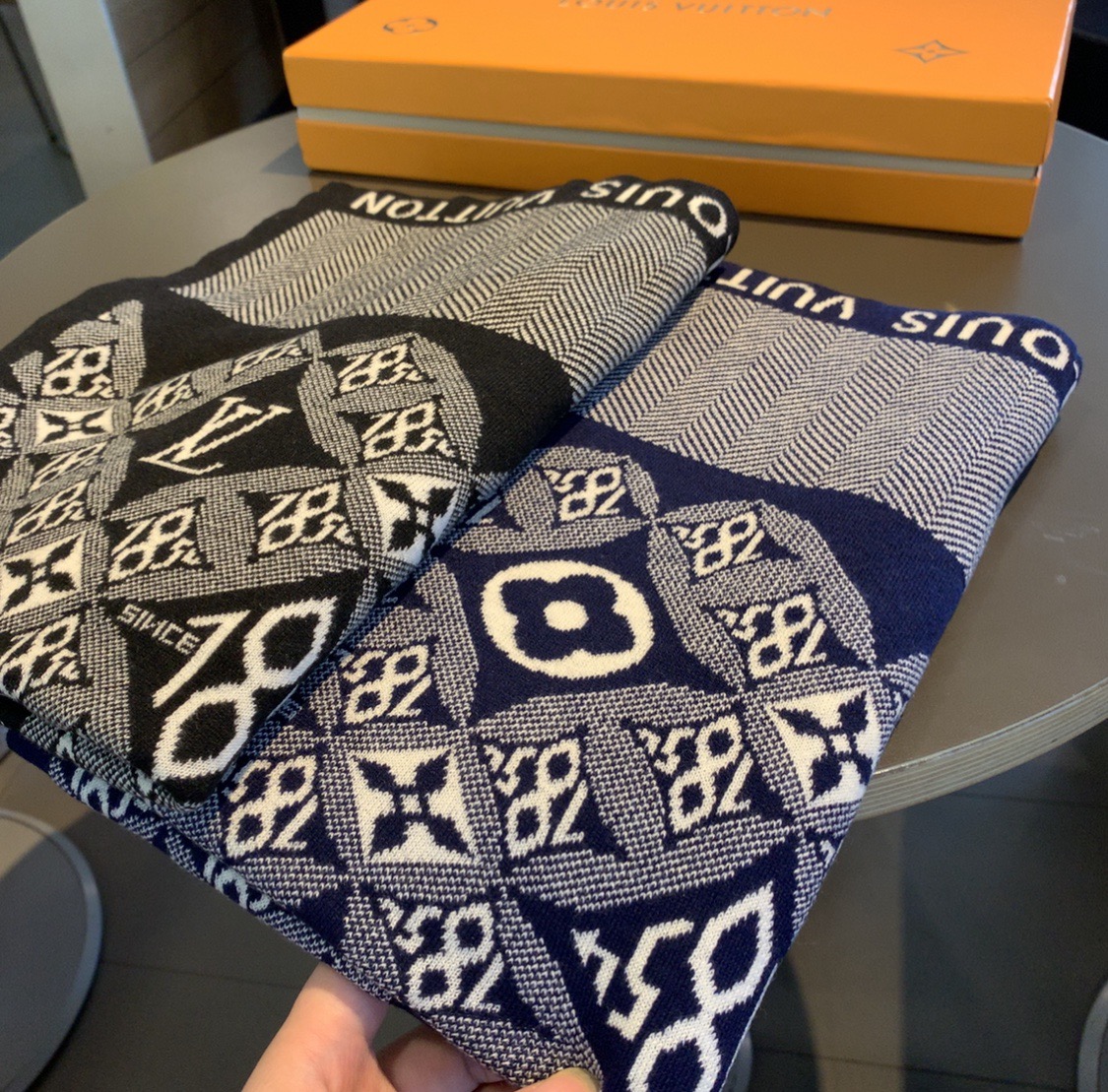 LV $27 gallery