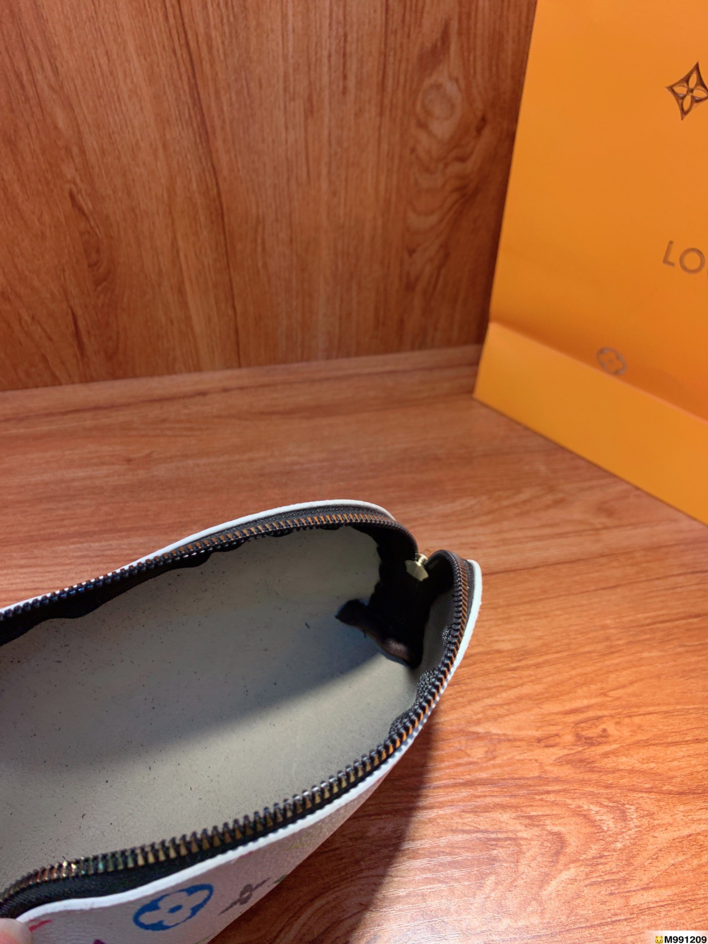 LV $27 gallery