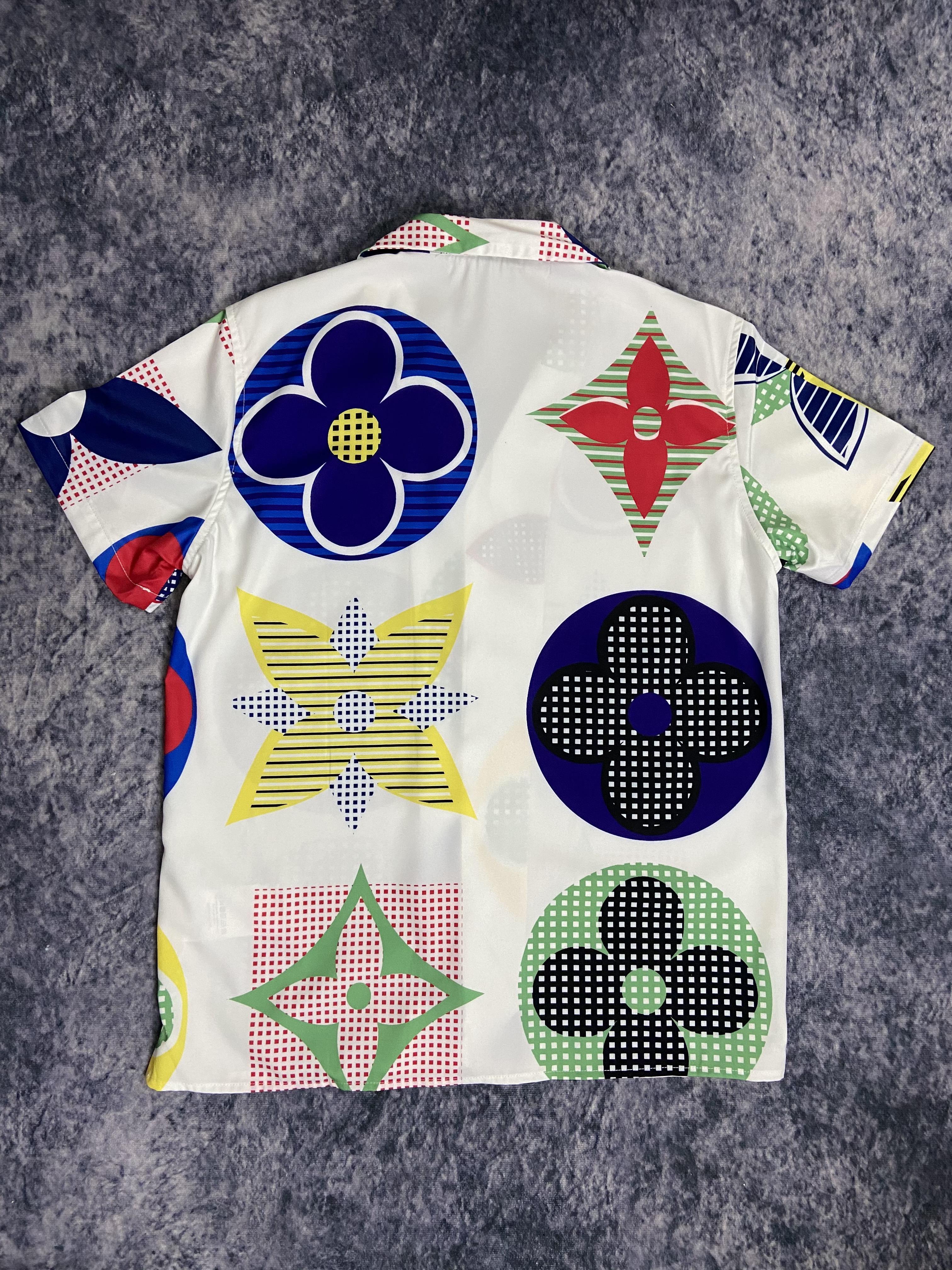 LV $28 gallery