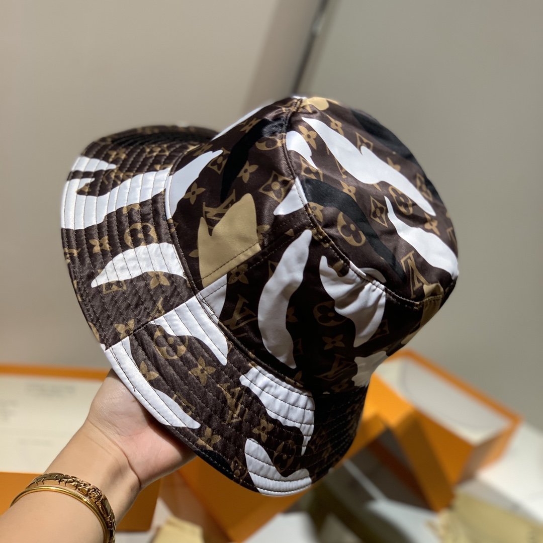 LV $28 gallery