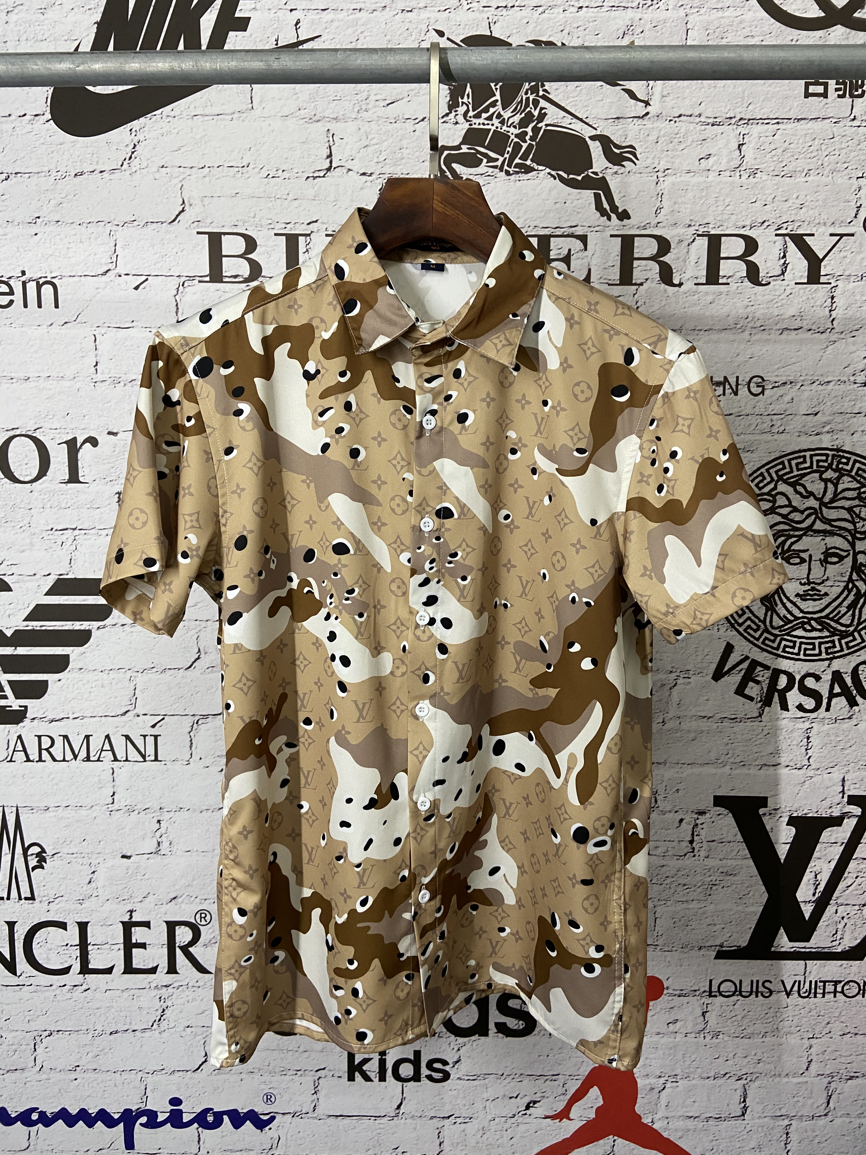 LV gallery