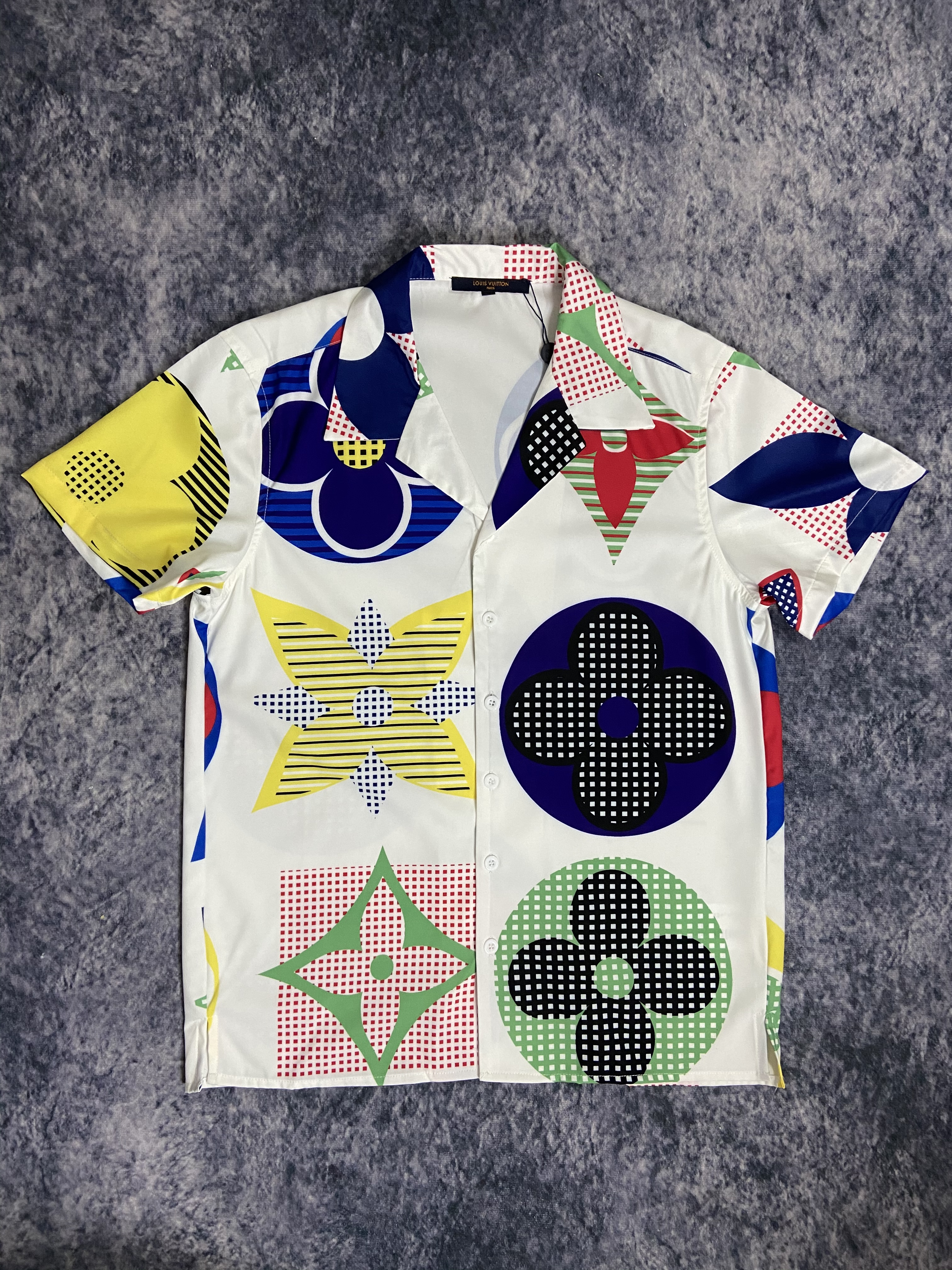 LV $28 gallery