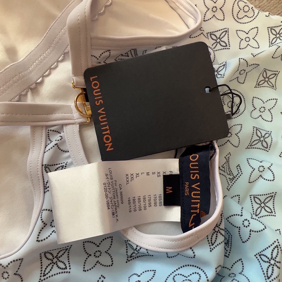 LV $30 gallery