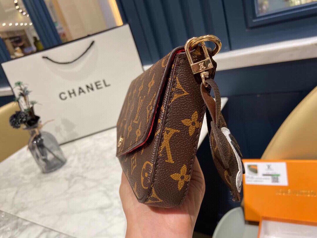 LV $44 gallery