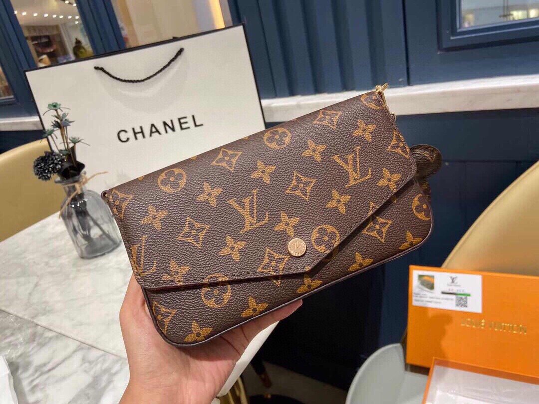 LV $44 gallery